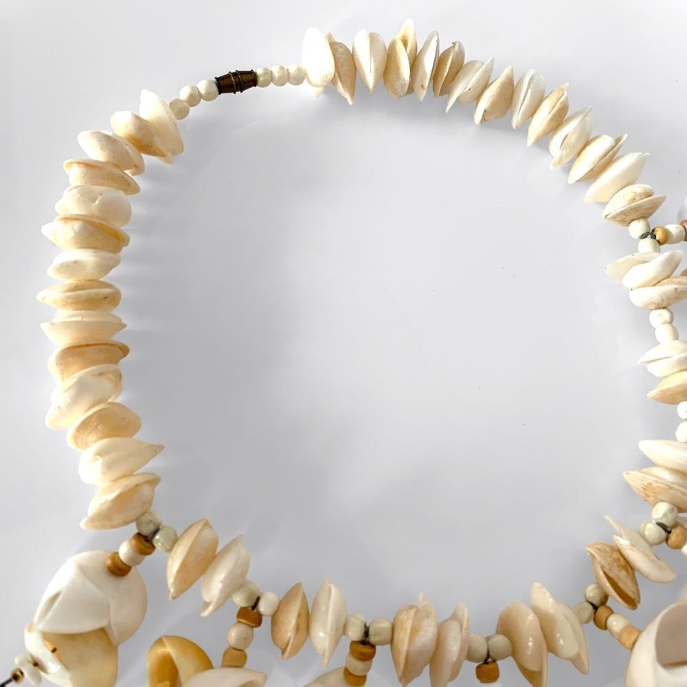 Vintage Seashell Statement Necklace - image 4